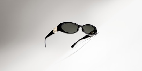 Sonnenbrille mit ovalem Rahmen