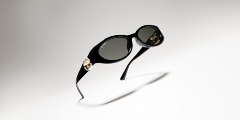 Low nose bridge fit sunglasses in black | GUCCI® SG