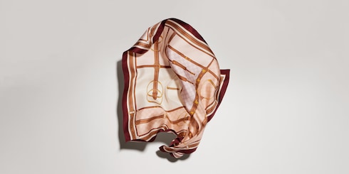 Pañuelo cuadrado de sarga de seda estampada