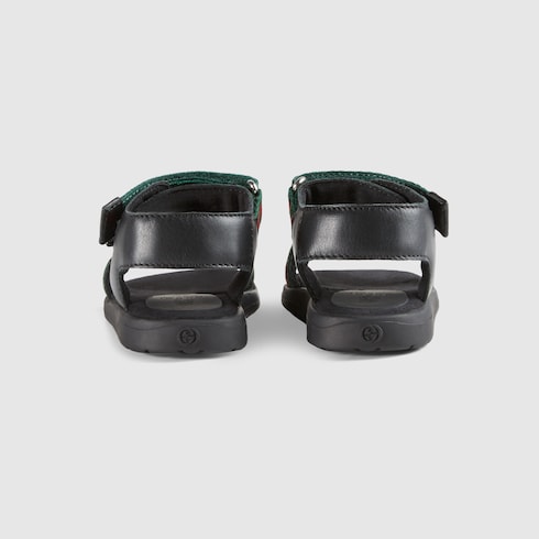 Sandale aus Leder mit Gucci Webstreifen