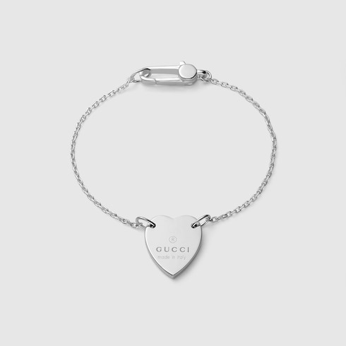 Trademark bracelet with heart pendant Detail 2