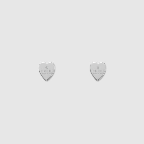 Trademark heart-shaped earrings  Detail 2