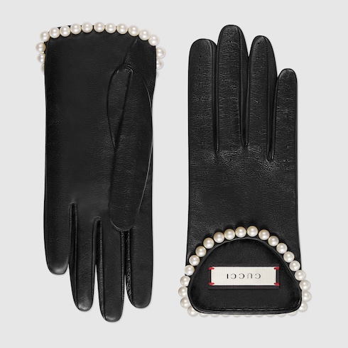 Click to view more detailed imagery on our partner's website Gucci Leather Gloves With Pearls