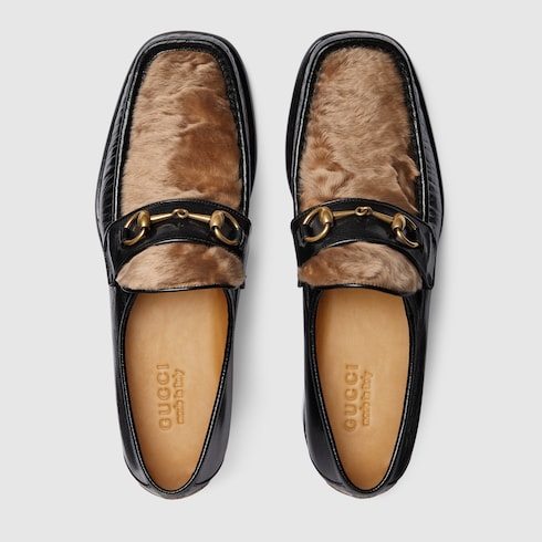 Halbschuh aus Leder mit Horsebit und Fell 