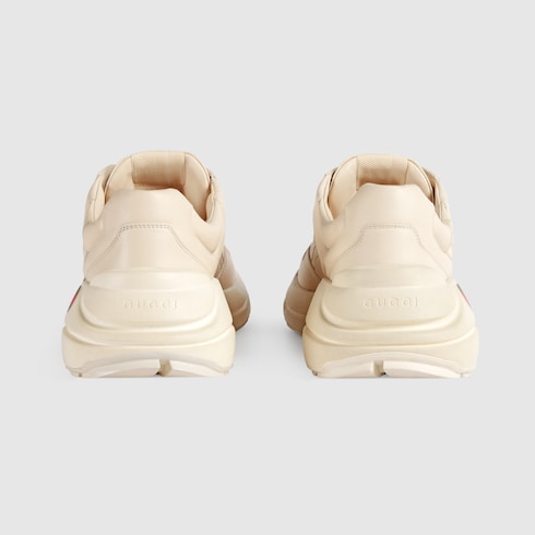 Rhyton Herrensneaker aus Leder mit Gucci Logo