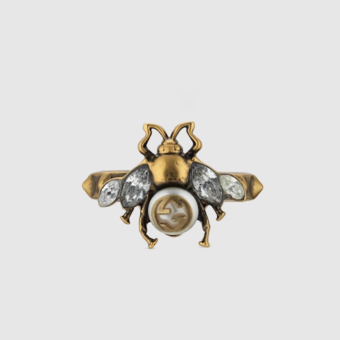 Bee ring with Interlocking G Detail 2