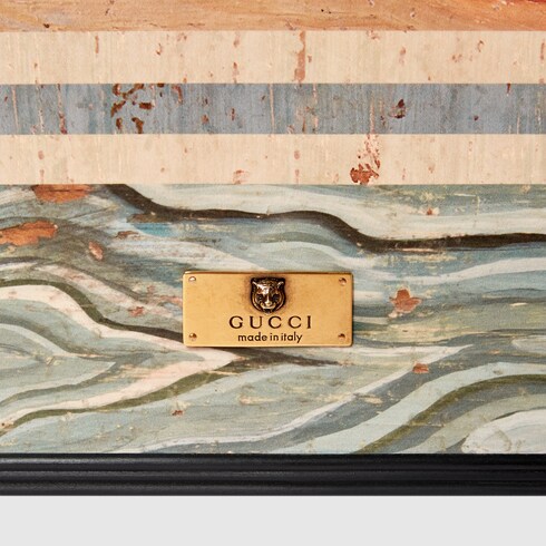 Gucci marble three panel screen. 6