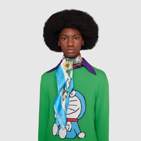 Gucci ドラえもん X Gucci シルク スカーフ Detail 2 Gucci Jp
