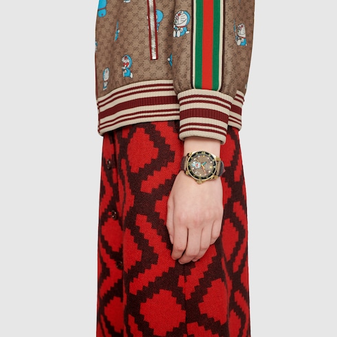 Gucci グッチ ダイヴ ドラえもん X Gucci ウォッチ Detail 2ゴールド Pvd Gucci Jp