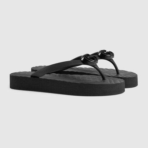 Infradito donna con motivo chevron in gomma nera | GUCCI® Italia