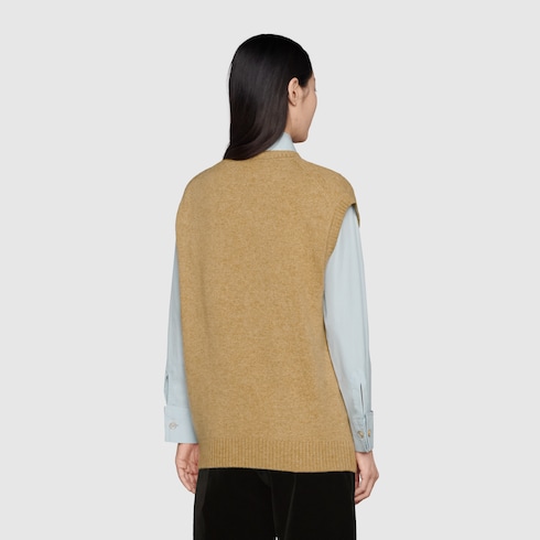 Cashmere vest with chain detail Detail 4