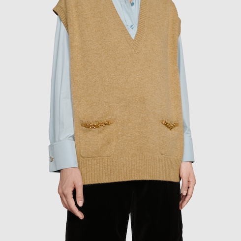 Cashmere vest with chain detail Detail 5