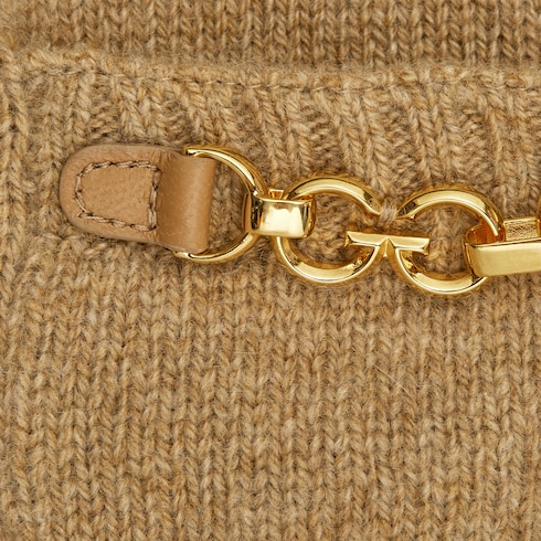 Chaleco de cashmere con detalle de cadena