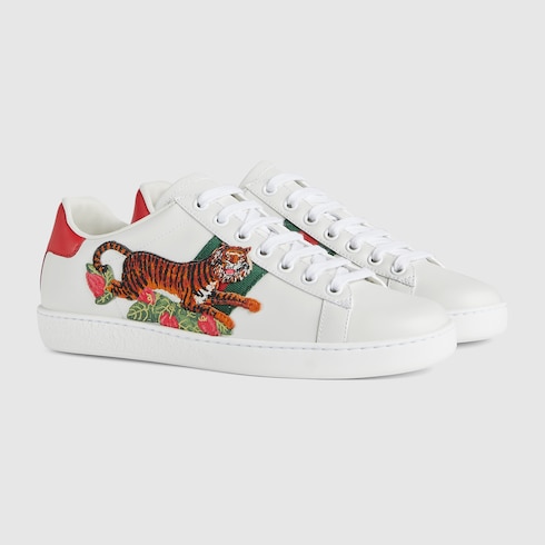 Gucci Tiger sneaker Ace donna in pelle bianca | GUCCI® Italia