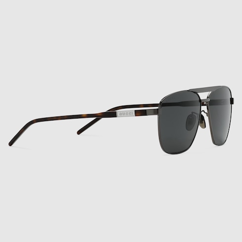 Navigator-frame sunglasses