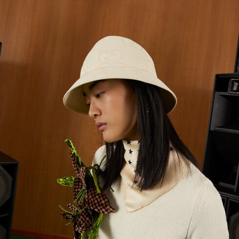 Jumbo GG bucket hat in white | GUCCI® 香港