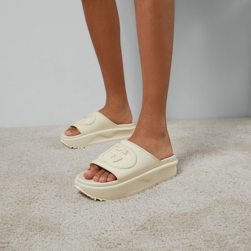 Women's slide sandal with Interlocking G off-white rubber | GUCCI® US