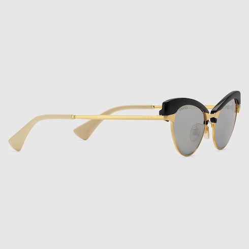 Gucci Cat-eye sunglasses with interchangeable frame. 4