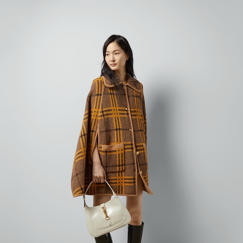 Gucci 双面针织羊毛斗篷. 6 Gucci 双面针织羊毛斗篷. 6