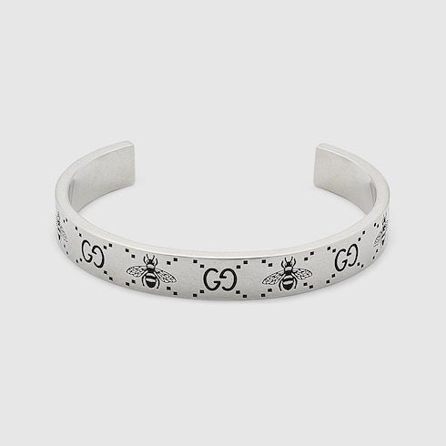 Gucci GG and bee engraved cuff bracelet. 1