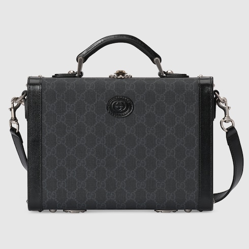 Medium rigid beauty case