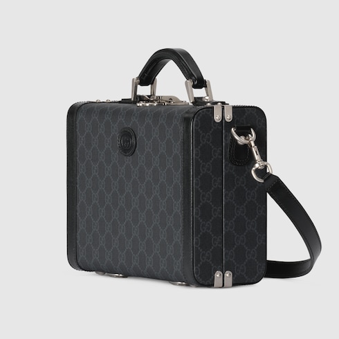 Medium rigid beauty case