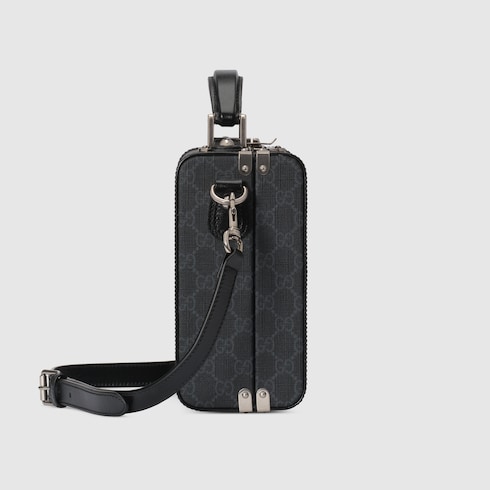 Medium rigid beauty case