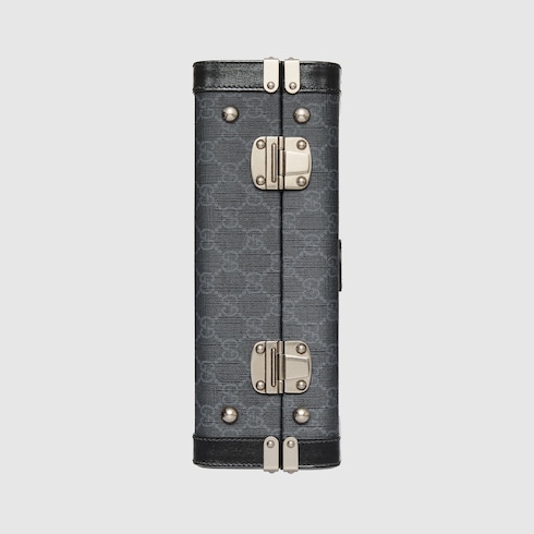 Medium rigid beauty case