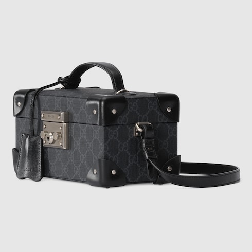 Small rigid watch case
