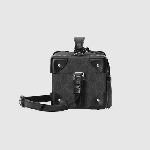 Small rigid watch case