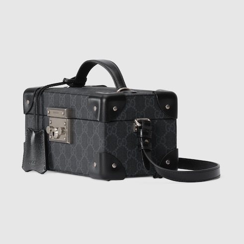 Small rigid jewelry case