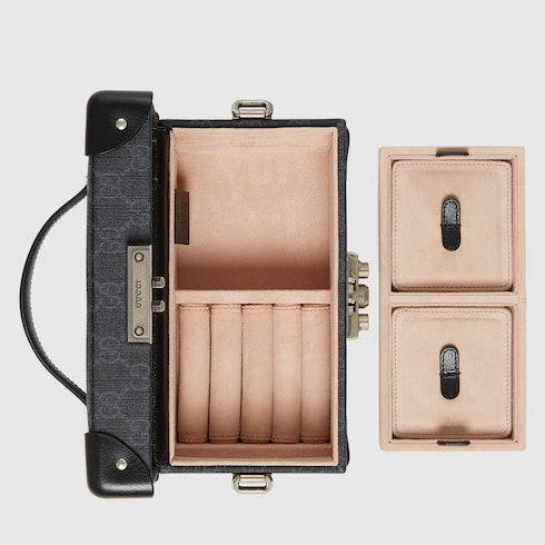 Small rigid jewelry case