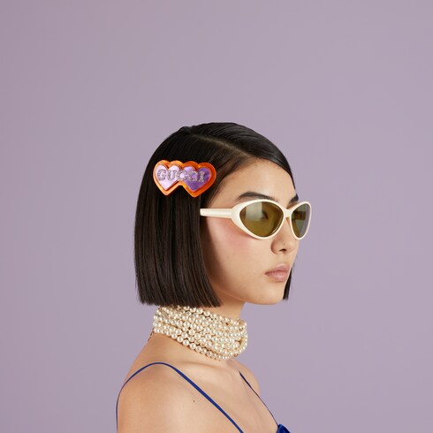 Double heart resin hair clip in orange and blue resin | GUCCI® AU