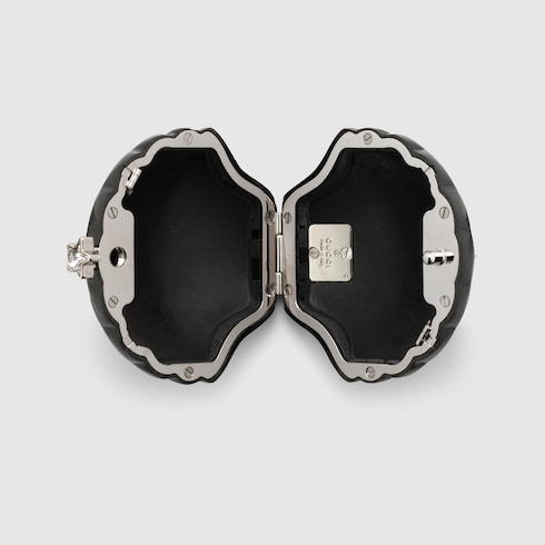 すぐ届く！GUCCI クリスタル付 シェル型 MINAUDIERE Shell-shaped minaudière with crystals in green resin | GUCCI® SG