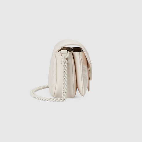 【ミール】GUCCI スムースレザーディテール付きホワイト GG Marmont small shoulder bag in white leather | GUCCI® SG