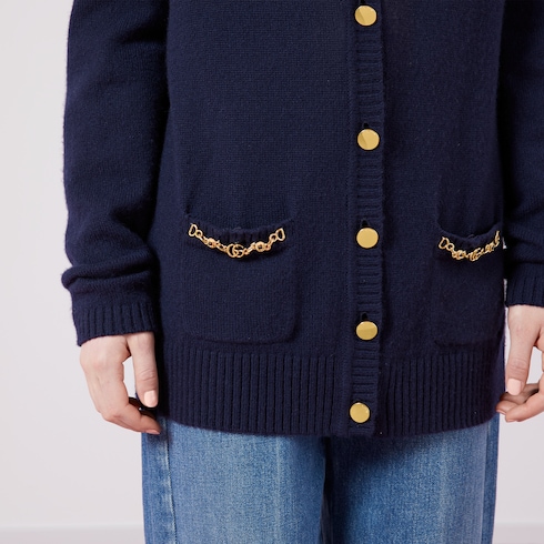 Cárdigan de cashmere con detalle de cadena