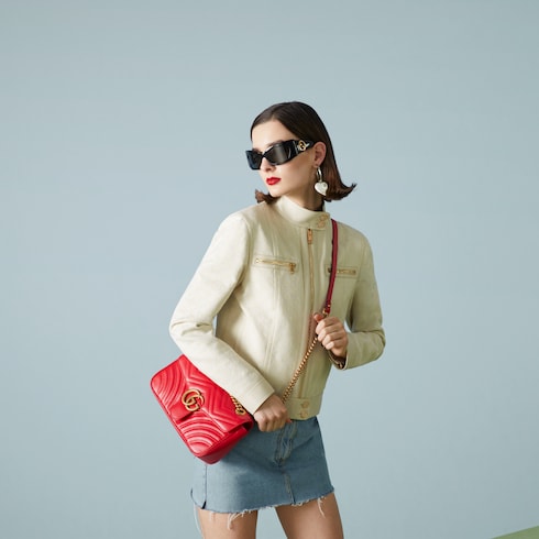 GG Marmont small shoulder bag in red leather