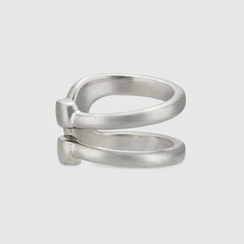 Horsebit ring clearance