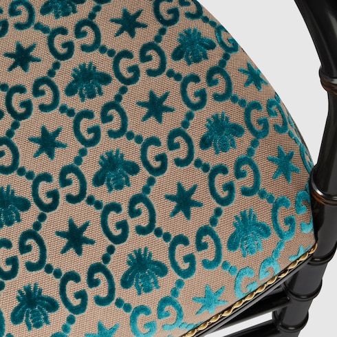 Chiavari Stuhl mit Armlehne und GG Sternen-Motiv