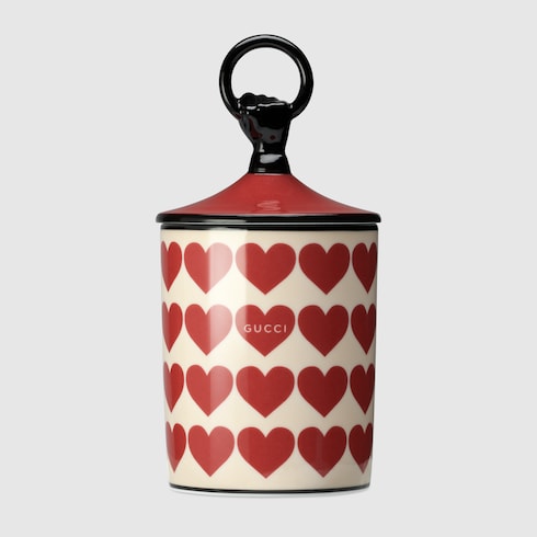 Gucci心形印花蜡烛，Freesia香型in 红色和象牙白色瓷质| GUCCI® CH