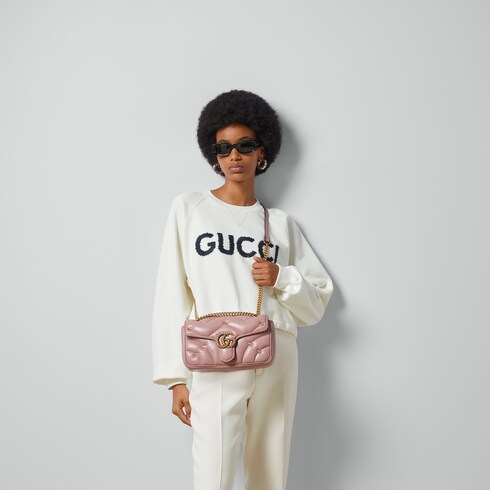 Borsa a spalla GG Marmont misura piccola in pelle cipria GUCCI