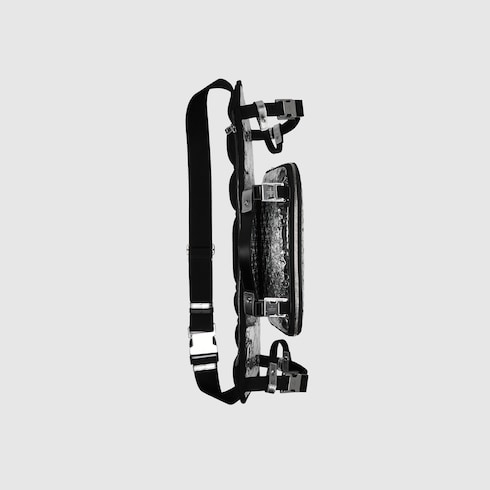 GG skateboard holder