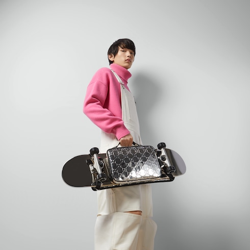 GG skateboard holder