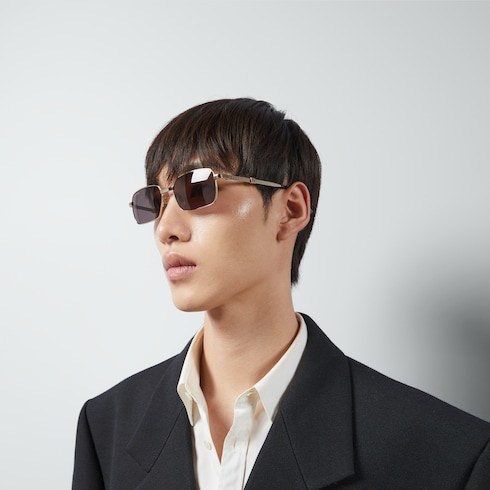 Sonnenbrille mit rechteckigem Rahmen