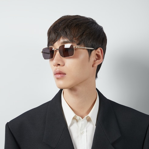 Sonnenbrille mit rechteckigem Rahmen
