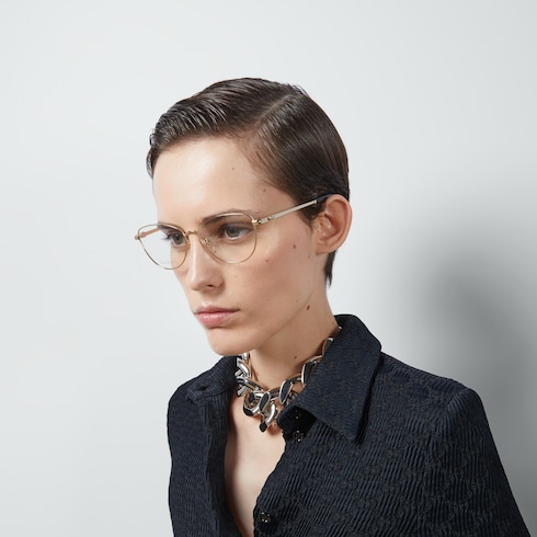 Cat eye optical frame