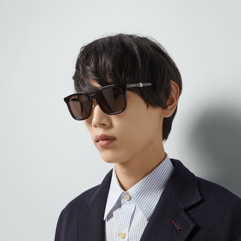 Low nose bridge fit sunglasses