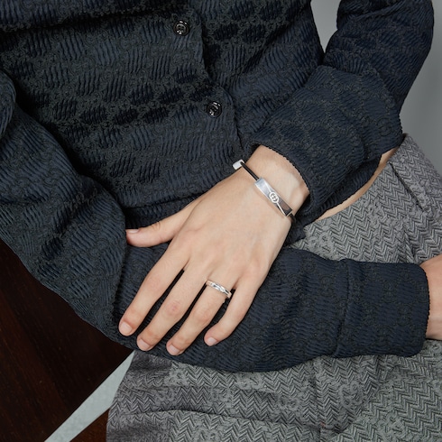 GUCCI タグ ブレスレットブラック レザー | GUCCI公式 GUCCI タグ ブレスレットブラック レザー | GUCCI公式