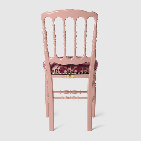 Silla de madera con GG, abejas y estrellas