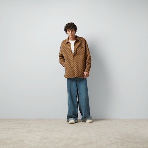 Wattiertes Overshirt aus GG Wollflanell in camel und ebenholz 